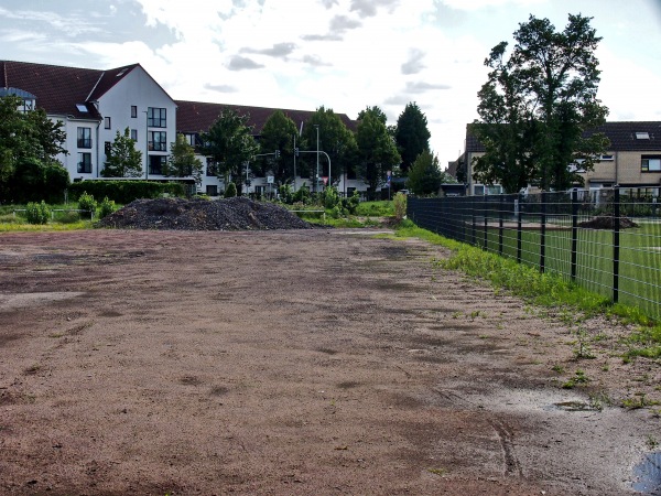 Volksparkstadion Nebenplatz 3 - Duisburg-Rheinhausen