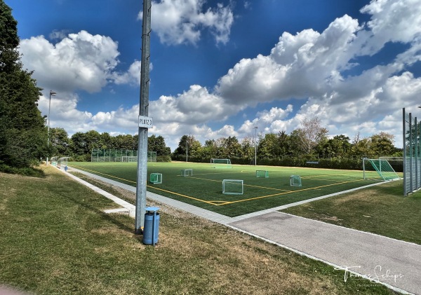 Hans-Bayer-Stadion Nebenplatz 2 - Unterschleißheim-Lohhof