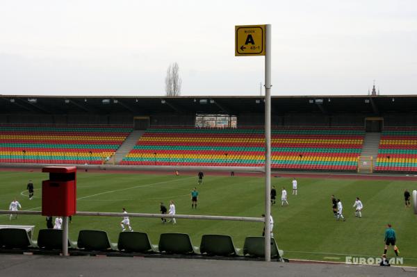 Friedrich-Ludwig-Jahn-Sportpark - Berlin-Prenzlauer Berg