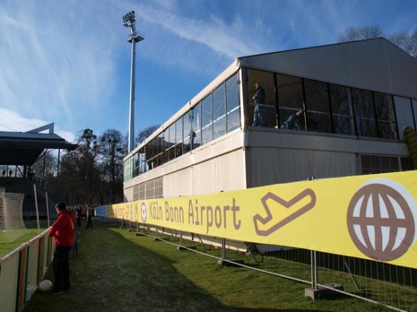 Stadion im Sportpark Höhenberg - Köln-Höhenberg