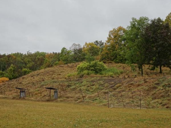 Fotbalové hřiště blízko Klentnice - Klentnice