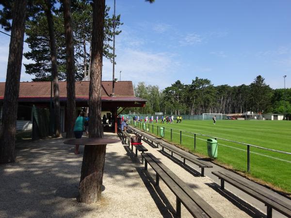 Sportplatz Bad Pirawarth - Bad Pirawarth