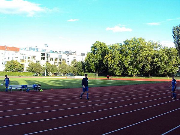 Friedrich-Ludwig-Jahn-Sportpark Kleines Stadion - Berlin-Prenzlauer Berg