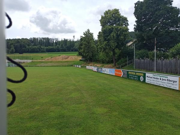 Sportplatz an der Schule - Ederheim