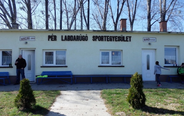 Péri focipálya - Pér