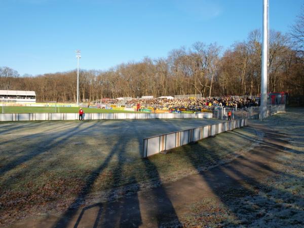 Stadion im Sportpark Höhenberg - Köln-Höhenberg