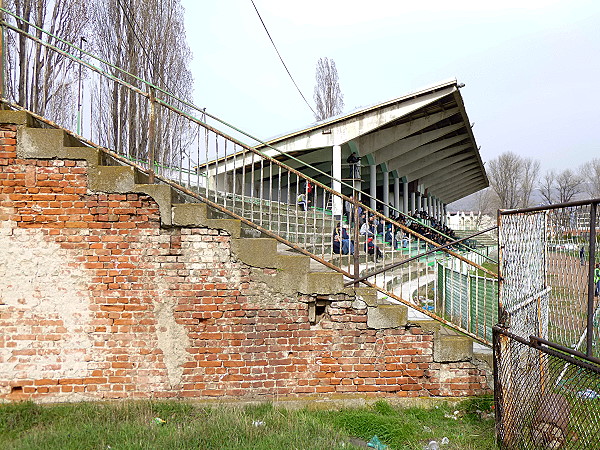 Stadiumi Riza Lushta - Mitrovicë (Kosovska Mitrovica)