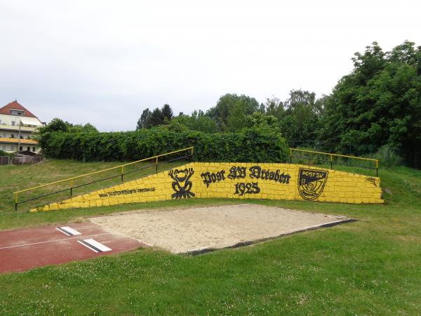 Sportplatz Hebbelstraße - Dresden-Cotta