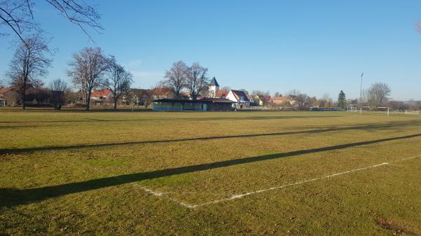 Sportplatz im Rundweg - Roßleben-Wiehe-Donndorf