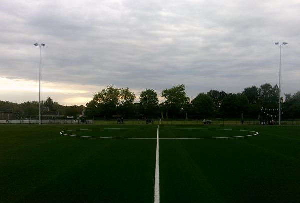Sportanlage an den Bahnschranken B-Platz - Lübeck-Dänischburg