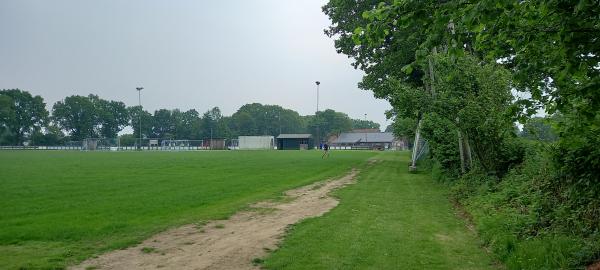 Sportplatz an der Schule B - Schafstedt