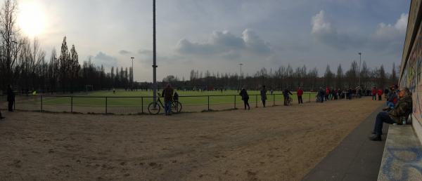 Volksparkstadion Nebenplatz 1 - Berlin-Mariendorf