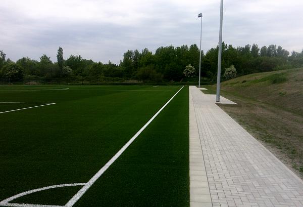 Sportanlage an den Bahnschranken B-Platz - Lübeck-Dänischburg