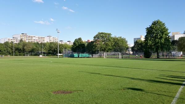 Bezirkssportanlage Bert-Brecht-Allee Platz 2 - München-Neuperlach