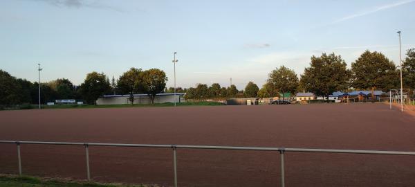 Stadion Harmsmühlenstraße B-Platz - Springe