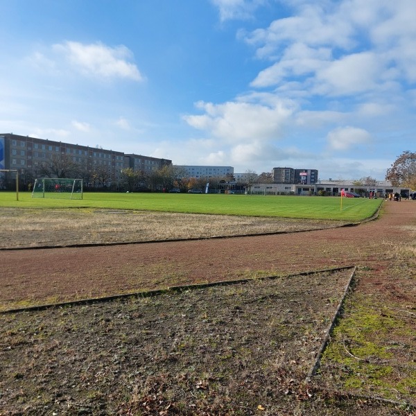 Sportplatz am Bürgerhaus - Brandenburg/Havel-Hohenstücken