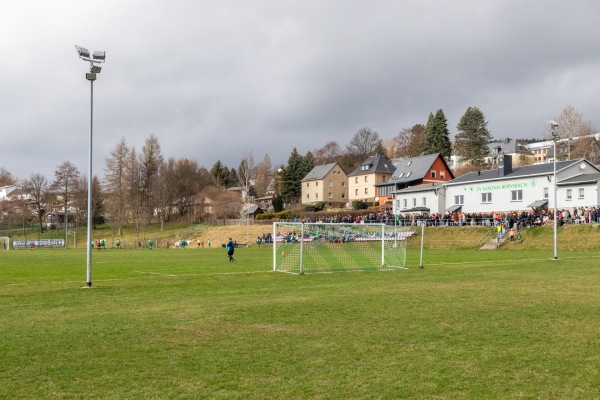 Ernst-Schneller-Stadion - Lauter-Bernsbach