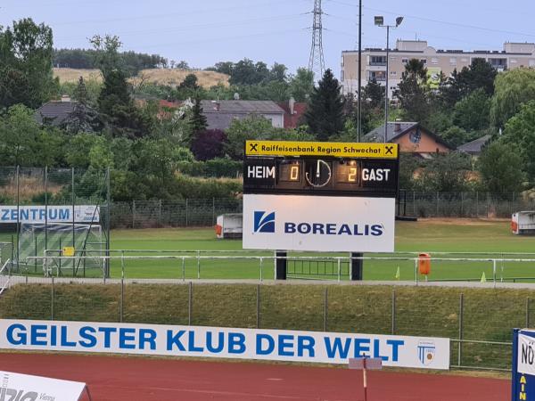 Rudolf-Tonn-Stadion - Schwechat