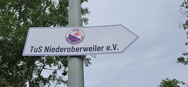 Sportplatz auf dem Strauben - Burgbrohl-Niederoberweiler