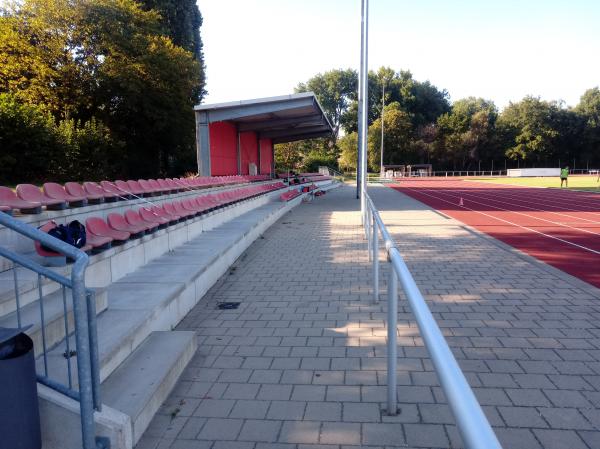 Bezirkssportanlage Leiferder Weg - Braunschweig-Rüningen