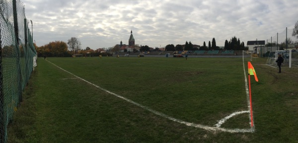 Stadion w Brzeziny Śląskie - Brzeziny Śląskie