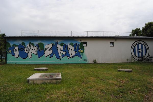 Fotbalové hřiště Záryby - Záryby 
