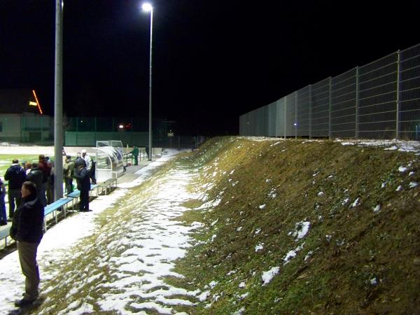 Sportplatz an der B80 2 - Seegebiet Mansfelder Land-Lüttchendorf