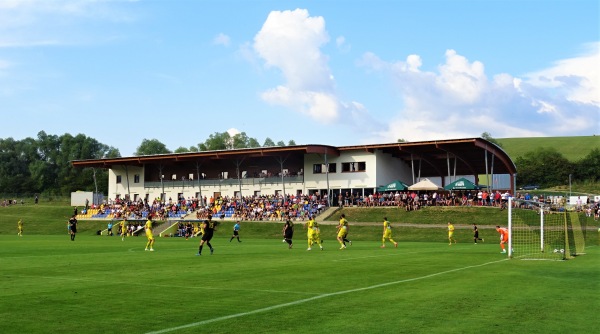 Stadion na Zelničkách - Strání