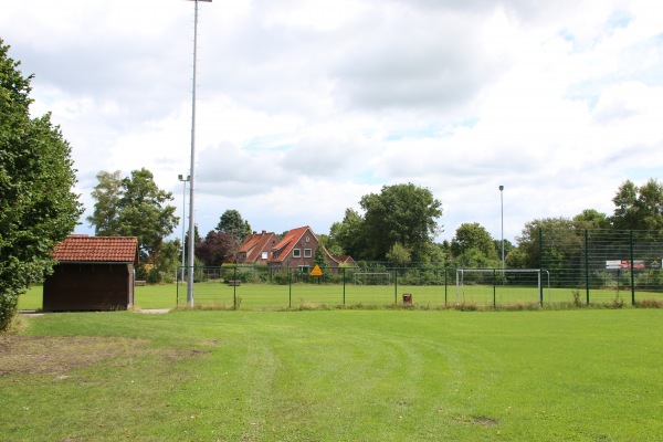 Sportplatz an der Schule - Varel-Büppel