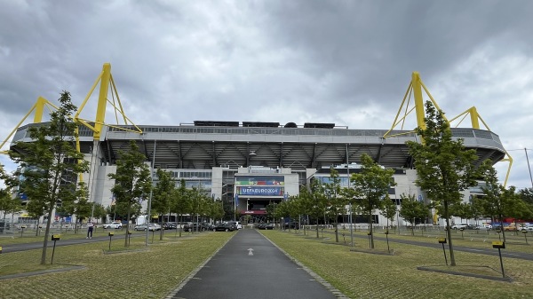 Signal-Iduna-Park - Dortmund-Westfalenhalle