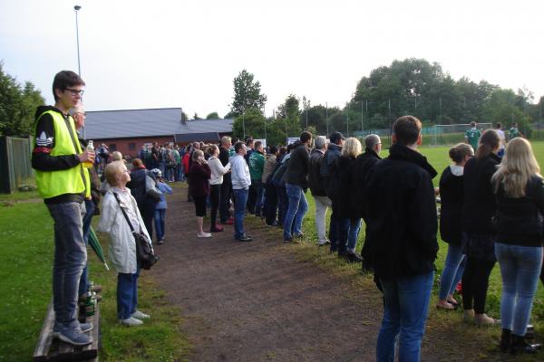 Sportplatz Schmiedeweg - Lehrte-Sievershausen