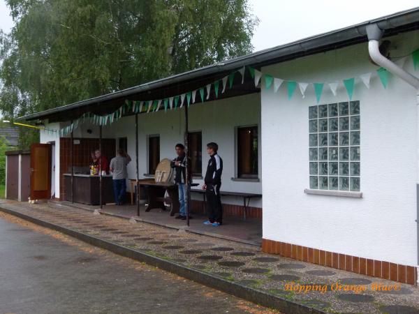 Sportplatz Am Heuerberg - Solms-Oberbiel