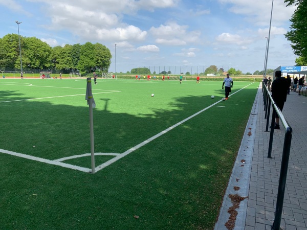 Sportanlage Am Bahndamm Platz 2 - Bedburg-Kirchherten
