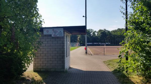 Sportplatz Servatiusstraße - Köln-Ostheim
