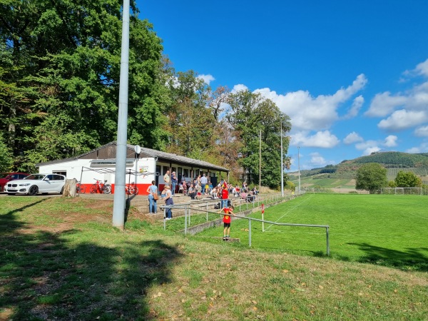 Weinrosen-Sportplatz - Konz-Oberemmel