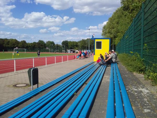 Stadion Wuhletal der Sportanlage Teterower Ring - Berlin-Hellersdorf