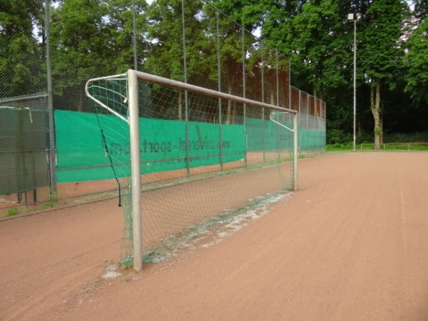 Sportplatz Piccoloministraße - Köln-Mülheim