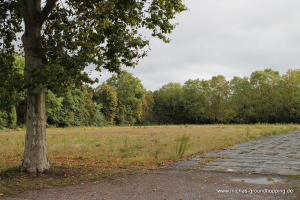 Sportplatz Am Beeckbach - Duisburg-Bruckhausen