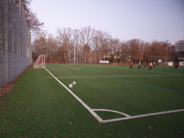 Sportanlage Fürfelder Straße Platz 2 - Stuttgart-Rot