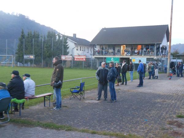 Sportplatz am Rhein - Kamp-Bornhofen