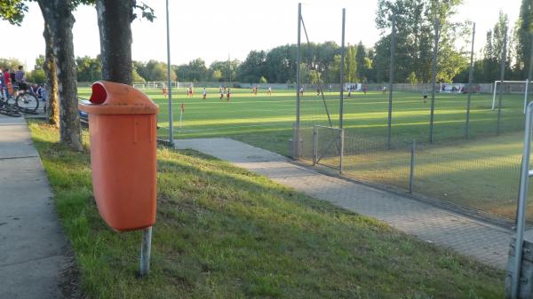 Stadion MOSiR Boisko obok 2 - Kostrzyn nad Odrą