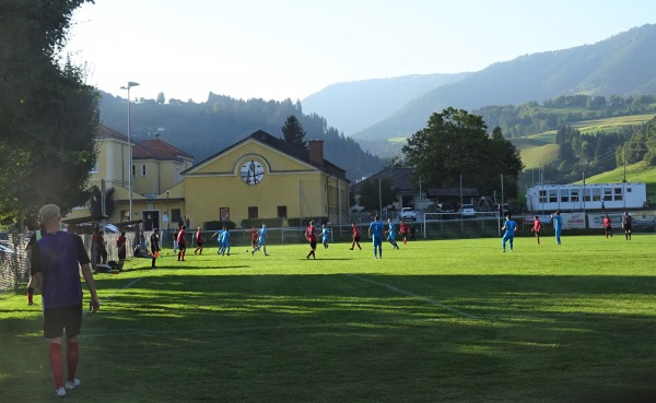 Sportplatz Himmelberg - Himmelberg