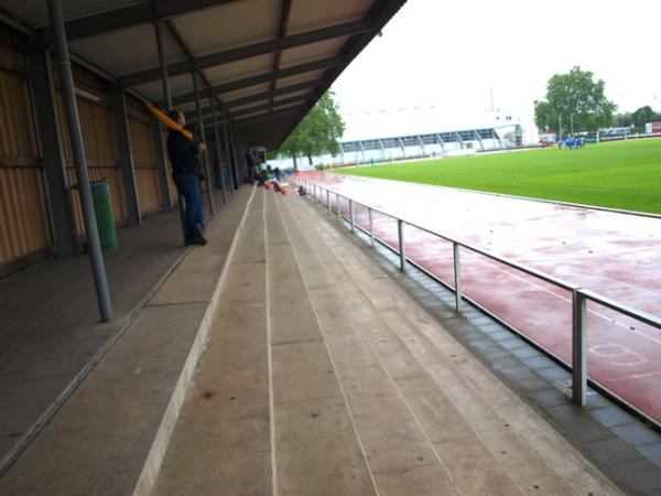 Kleine Kampfbahn im Arena-Sportpark - Düsseldorf-Stockum