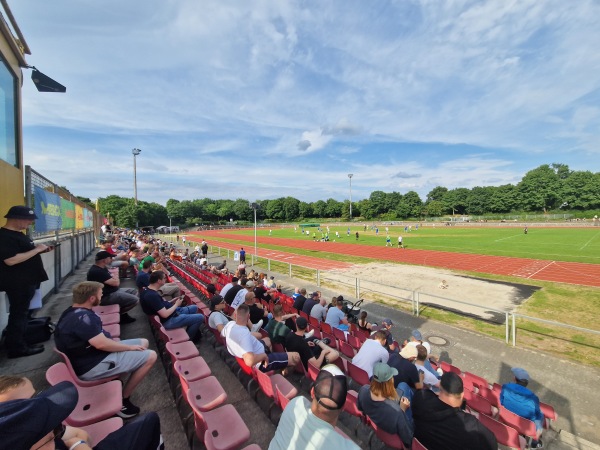 Leichtathletikstadion im Bürgerpark Nord - Darmstadt-Fasanerie