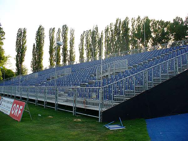 Wiener Neustädter Stadion - Wiener Neustadt