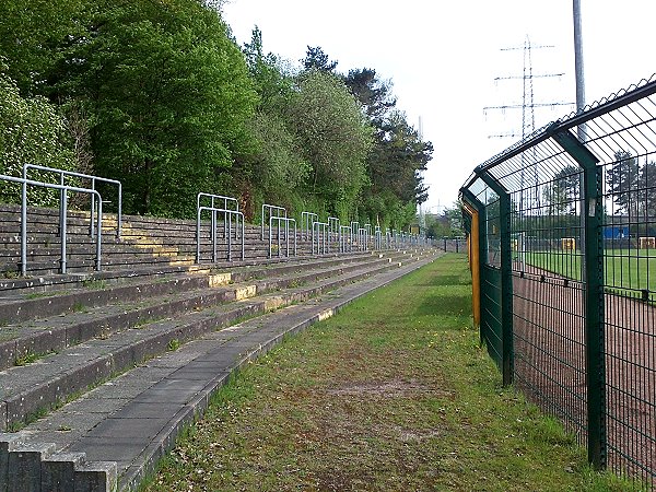 Hermann-Löns-Stadion - Paderborn-Schloß Neuhaus