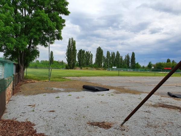 Sportanlage Emerich-Ambros-Ufer Platz 2 - Dresden-Cotta