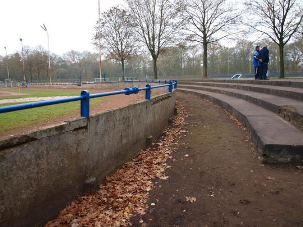 Kampfbahn Klingerhuf Nebenplatz - Neukirchen-Vluyn