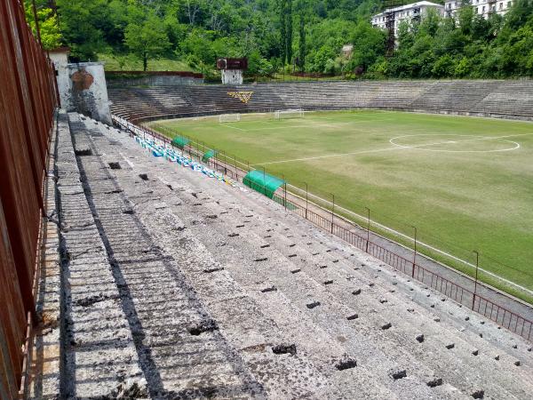 Stadioni Vladimer Bochorishvili - Tkibuli