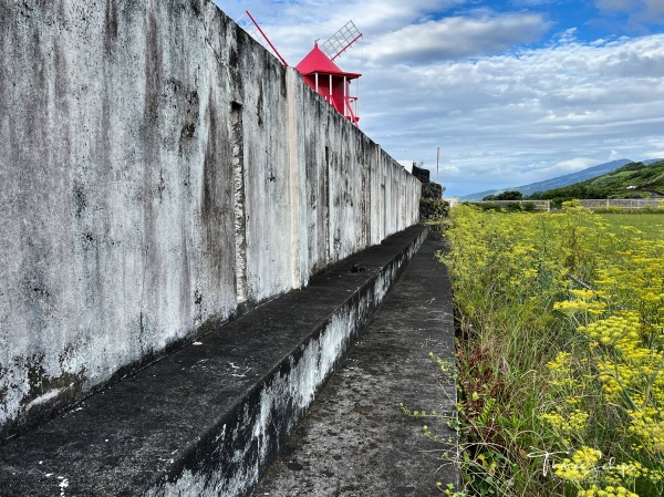 Campo de Futebol da Calheta de Nesquim - Calheta de Nesquim, Ilha da Picos, Açores